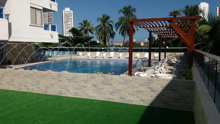 Piscina 1 — Conquistador 1821