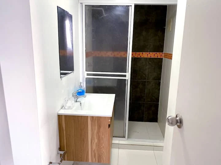 Baño completo — Tocahagua 708