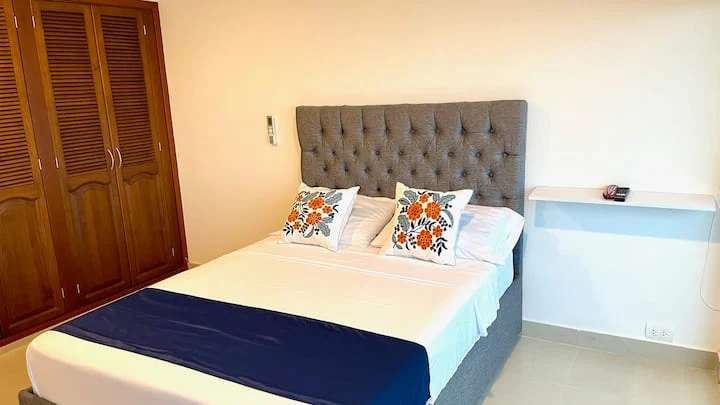 Habitación 1 — Torres del Lago 1303
